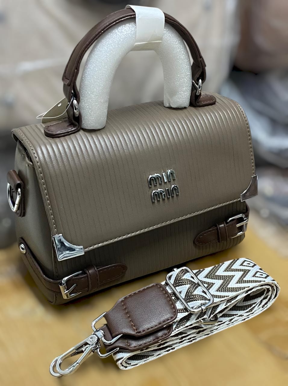 https://shypora.com/products/premium-leather-sling-bag-pick-your-favorite-color