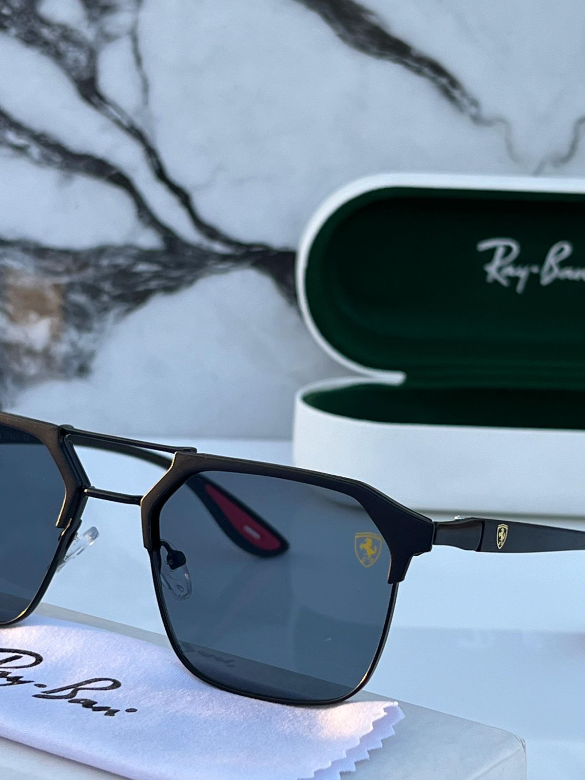Ray-Ban Unisex UV Lens Sunglasses - Premium Quality